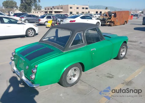 1974 Datsun 210 z USA, uszkodzony, nr VIN LOT-1-44664210